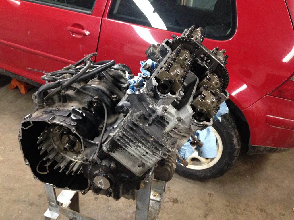 FZR1000 Engine on Stand